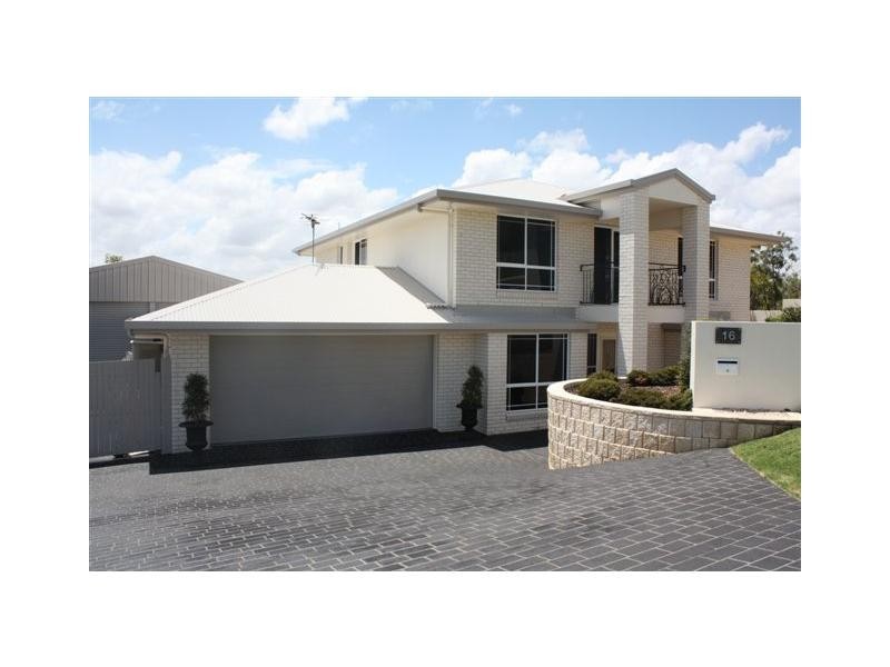 16 Connemara Drive, Kawana QLD 4701