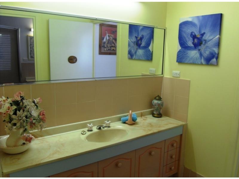 54 Spring Creek Close, The Caves QLD 4702