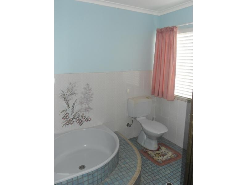 54 Spring Creek Close, The Caves QLD 4702