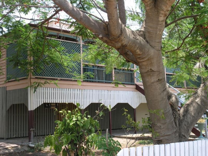 280 East Street, Depot Hill QLD 4700