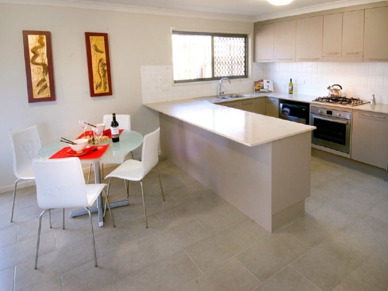 4/16 thurston Street, Allenstown QLD 4700