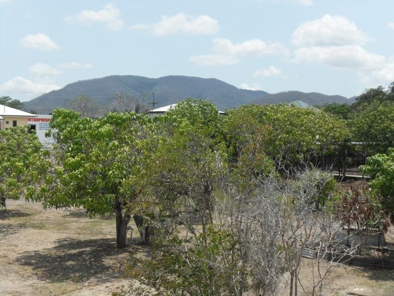 27 Armstrong Street, Berserker QLD 4701