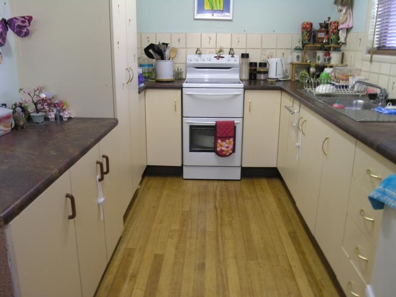 15 Jeffries Street, The Range QLD 4700