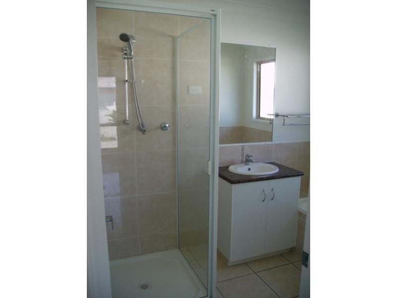 2/85 Western Street, West Rockhampton QLD 4700