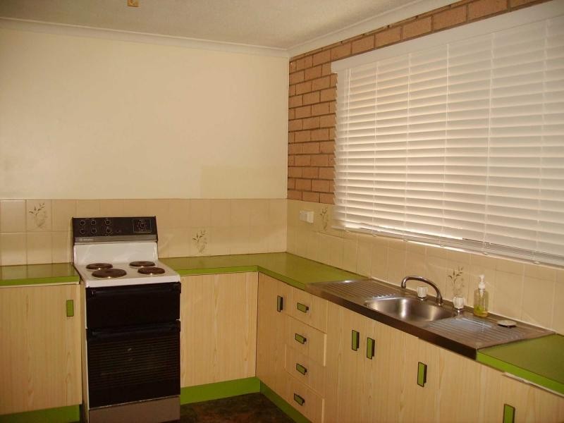 2/6 Burns Street, Frenchville QLD 4701