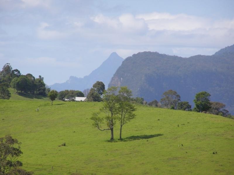 2232 Beechmont Road, Beechmont QLD 4211