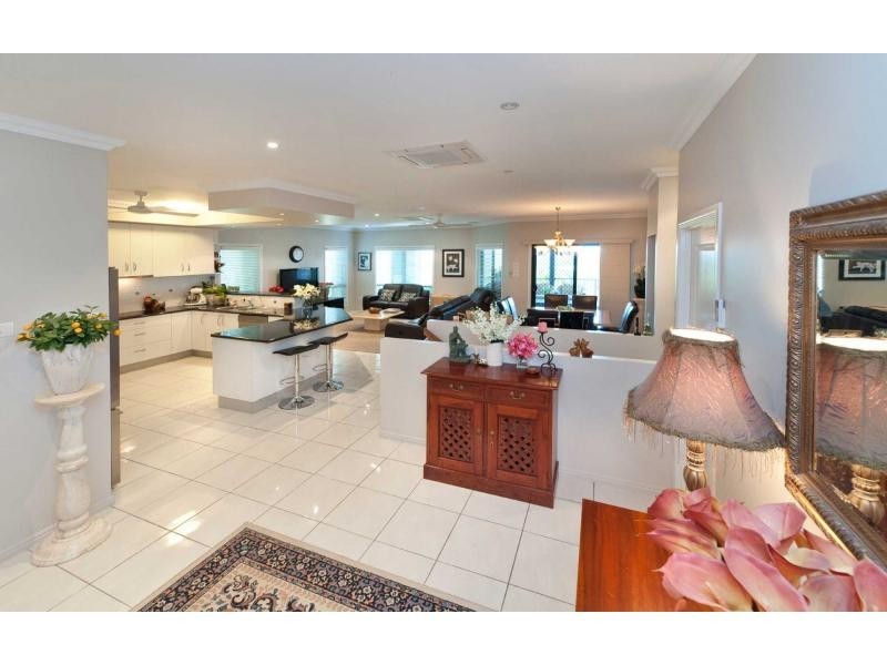 4 Connemara Drive, Kawana QLD 4701