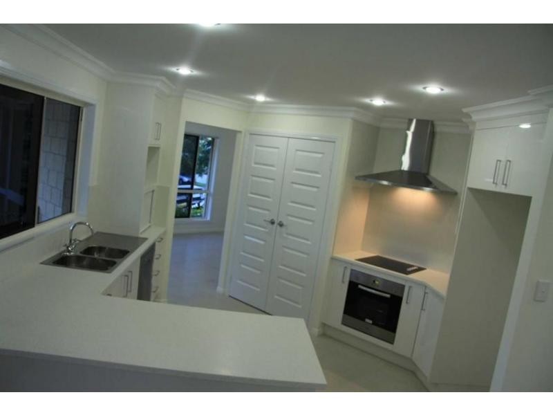 8 King Street, The Range QLD 4700