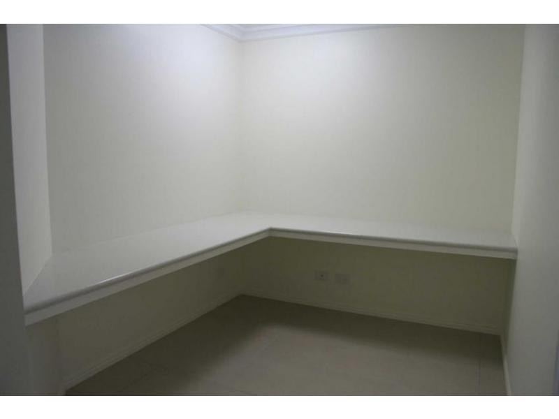 8 King Street, The Range QLD 4700