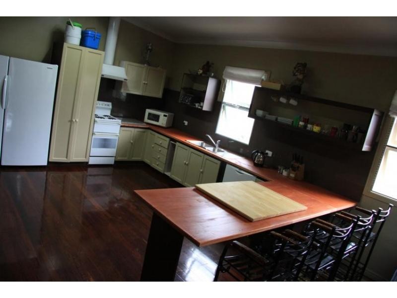 1/2 Gillespie Street, Wandal QLD 4700