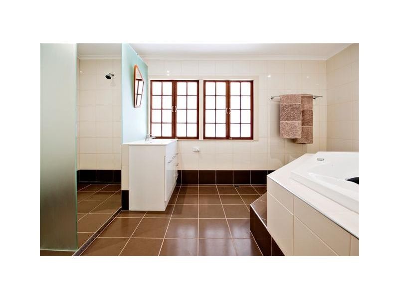 126 Quarry Street, The Range QLD 4700