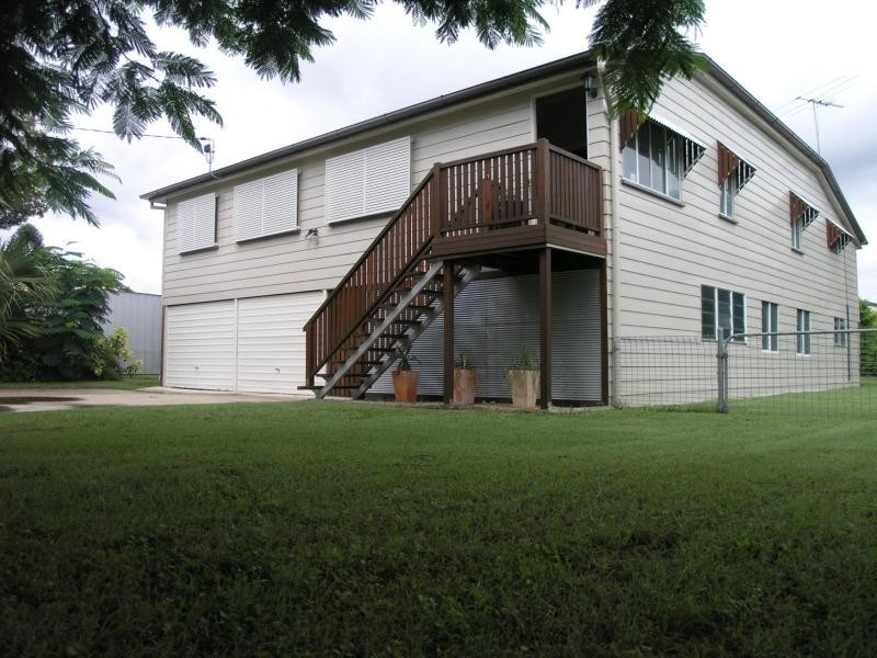 12 Thackeray Street, Park Avenue QLD 4701