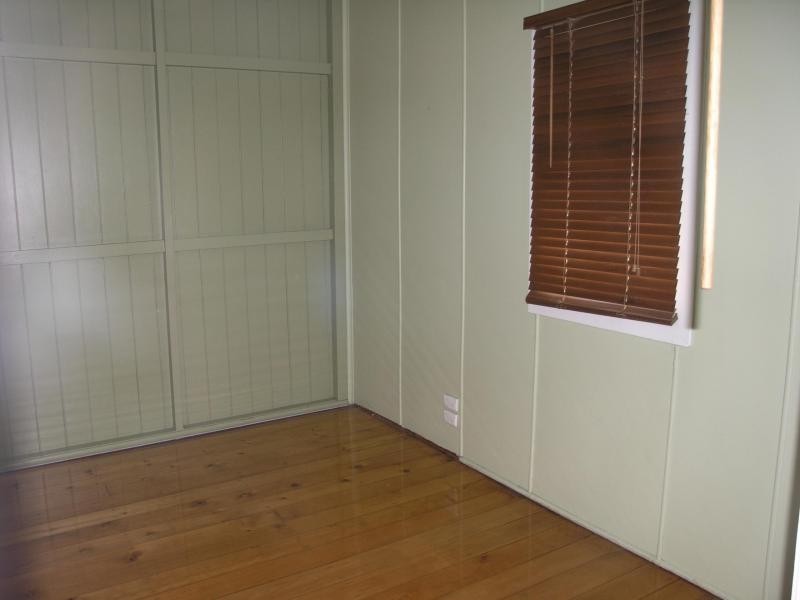 12 Thackeray Street, Park Avenue QLD 4701