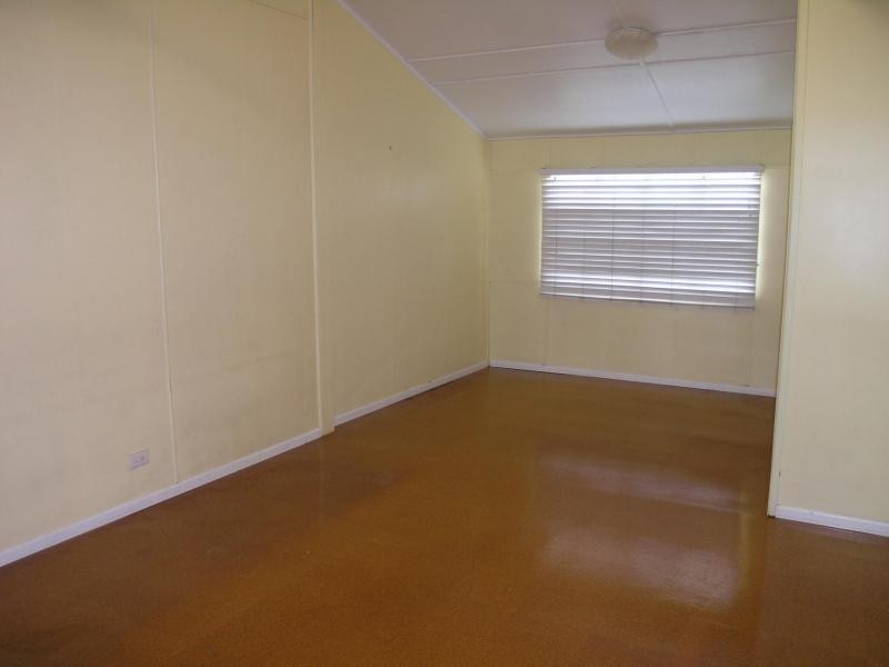 12 Thackeray Street, Park Avenue QLD 4701