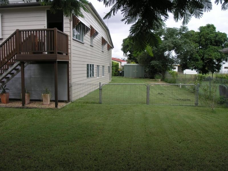 12 Thackeray Street, Park Avenue QLD 4701