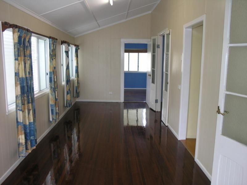 12 Thackeray Street, Park Avenue QLD 4701