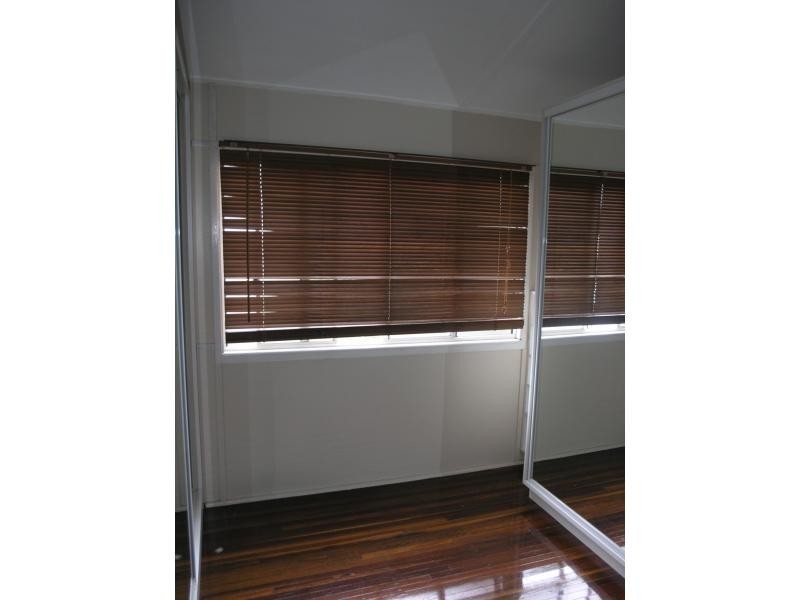 12 Thackeray Street, Park Avenue QLD 4701