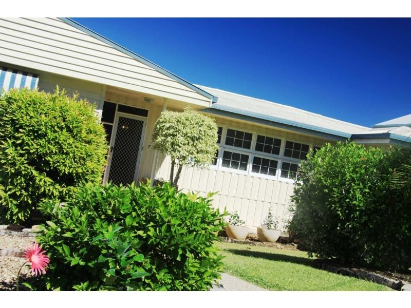 7 Bellevue Terrace, The Range QLD 4700