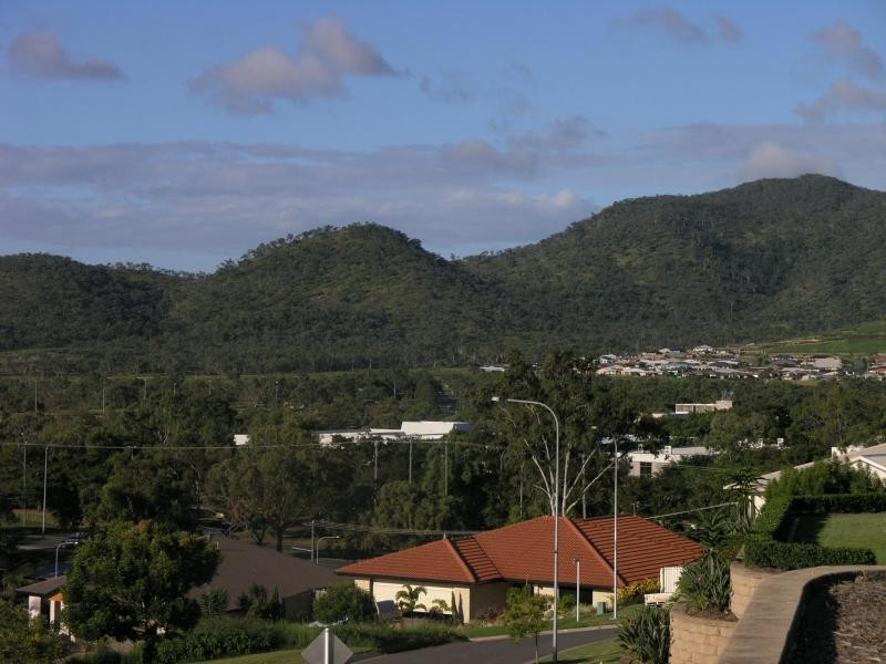 7 Connemara Drive, Kawana QLD 4701