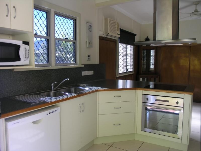 255 Dean Street, Berserker QLD 4701