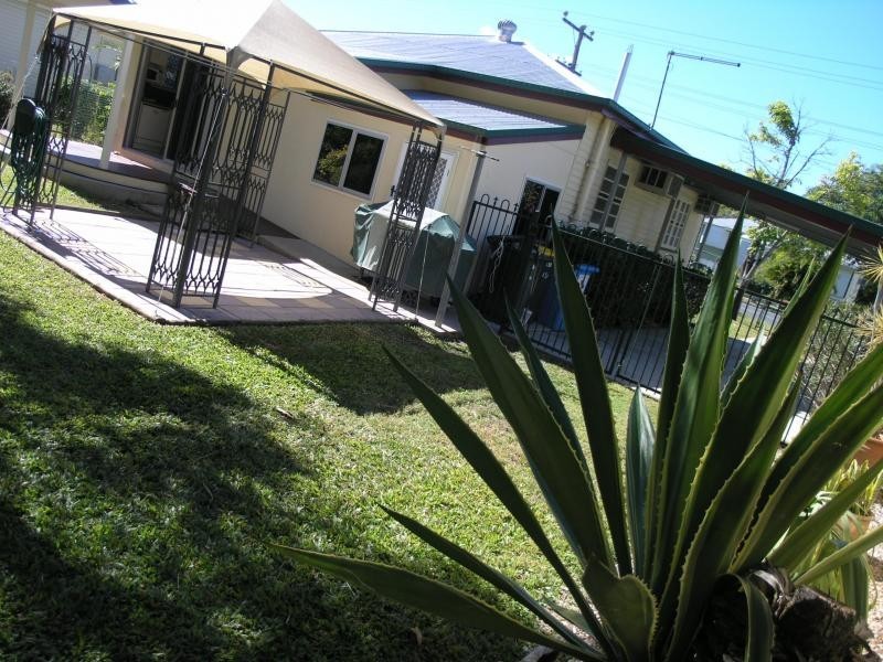 255 Dean Street, Berserker QLD 4701