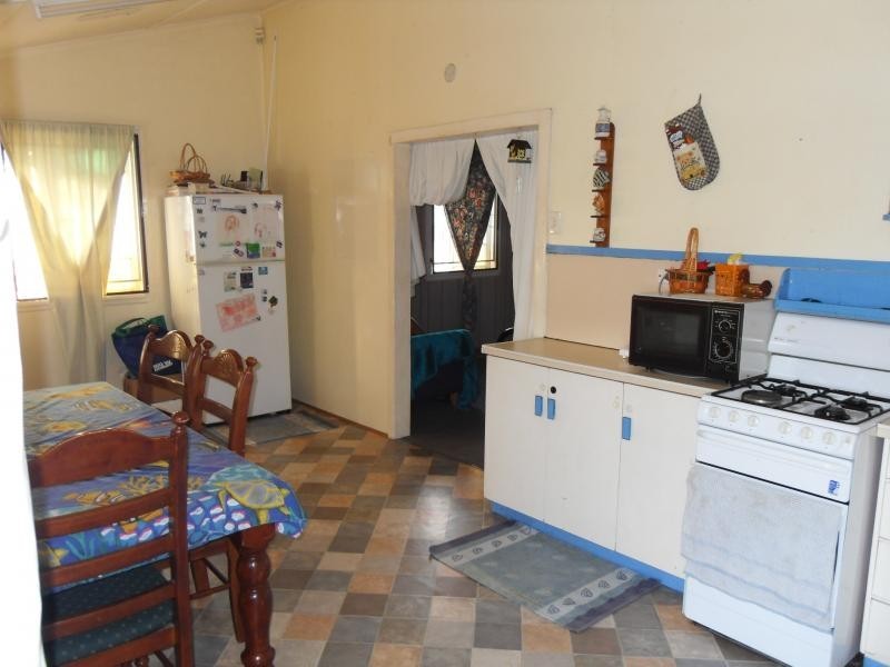 3 Main Street, Park Avenue QLD 4701