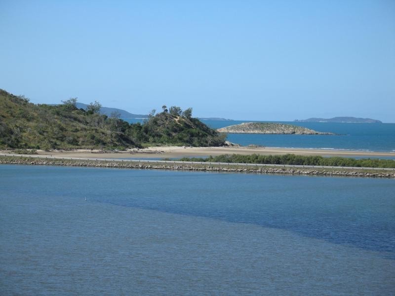 . LIVINGSTONE HILLS ., Yeppoon QLD 4703