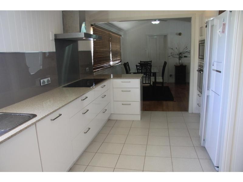 182 Agnes Street, The Range QLD 4700