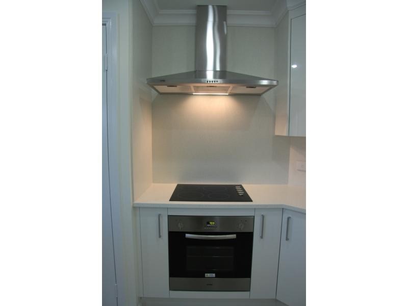 8 King Street, The Range QLD 4700