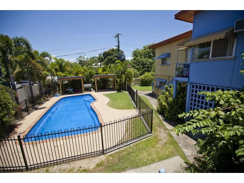 77 West Street, The Range QLD 4700