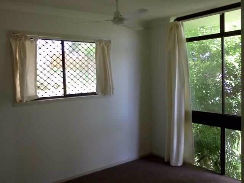 Unit 2/4 Rose Street, Cooee Bay QLD 4703