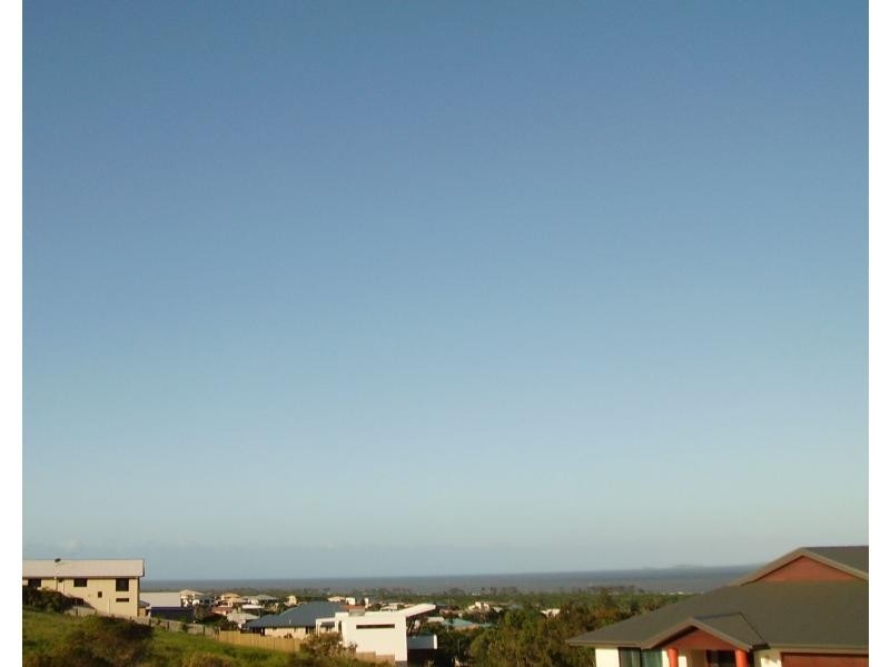 8 Solomon Court, Pacific Heights QLD 4703