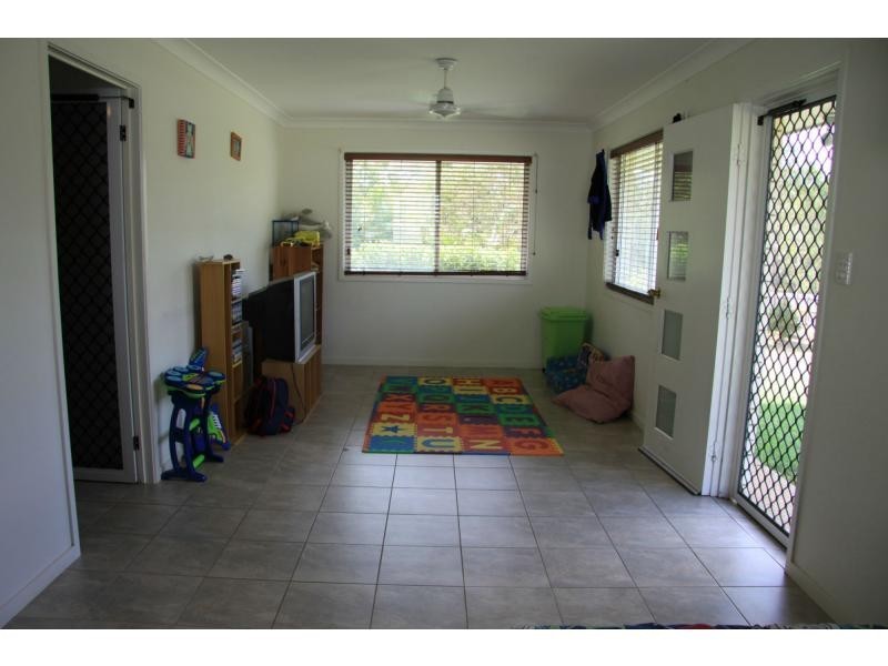 16 Spowart Road, Mount Chalmers QLD 4702