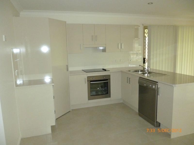 24 Owen Avenue, Gracemere QLD 4702