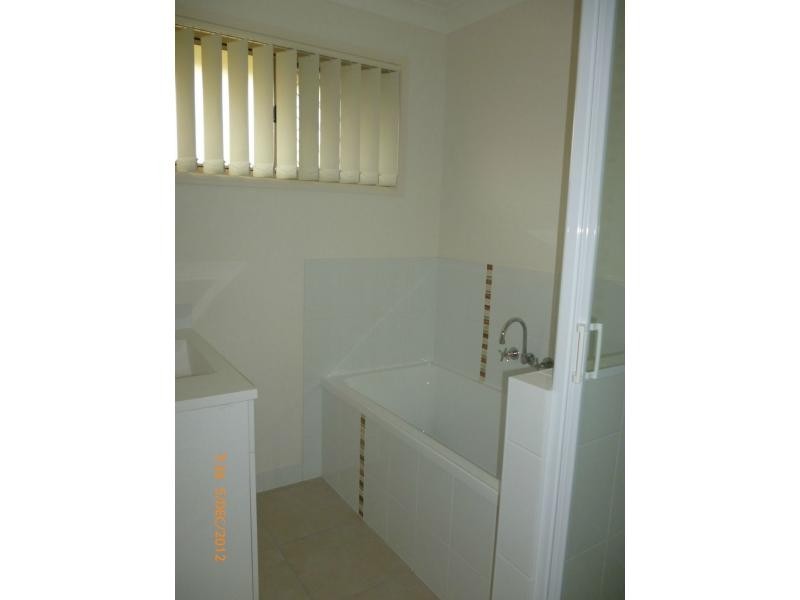 24 Owen Avenue, Gracemere QLD 4702