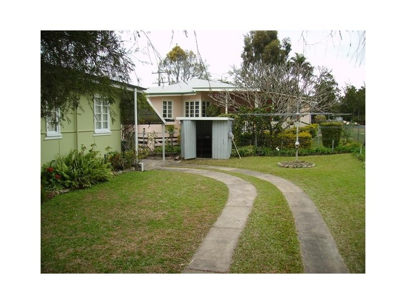 1A Nathan, Allenstown QLD 4700