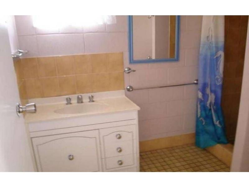 2/114 Stenlake Avenue, Kawana QLD 4701