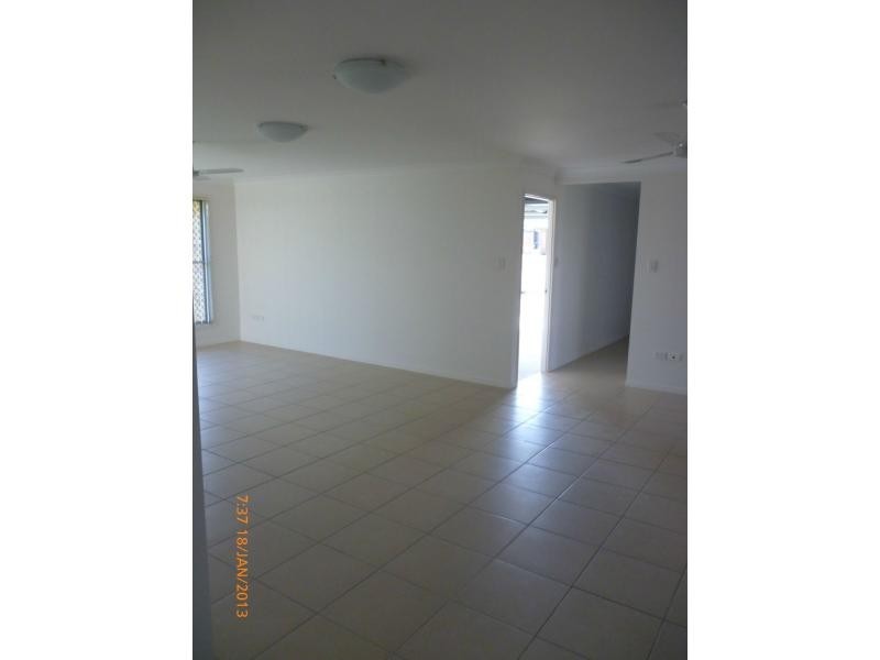 16 Jane Street, Gracemere QLD 4702