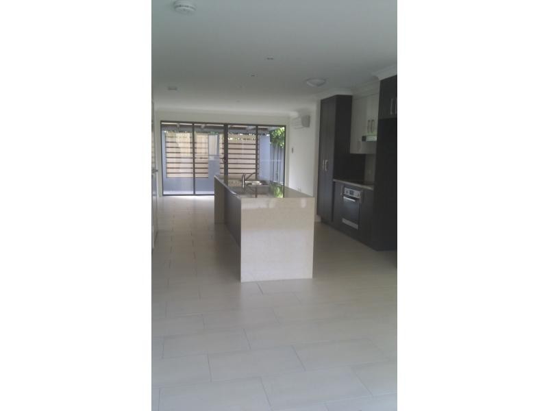 1/241 Upper Dawson Road, Allenstown QLD 4700
