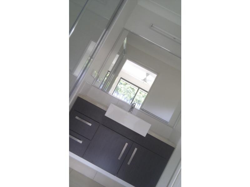 1/241 Upper Dawson Road, Allenstown QLD 4700