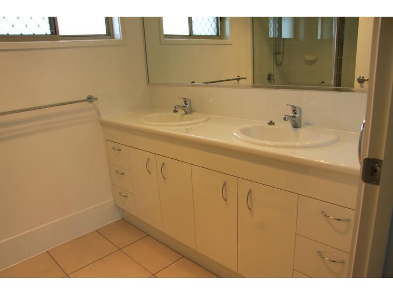 11 Premier Court, Gracemere QLD 4702