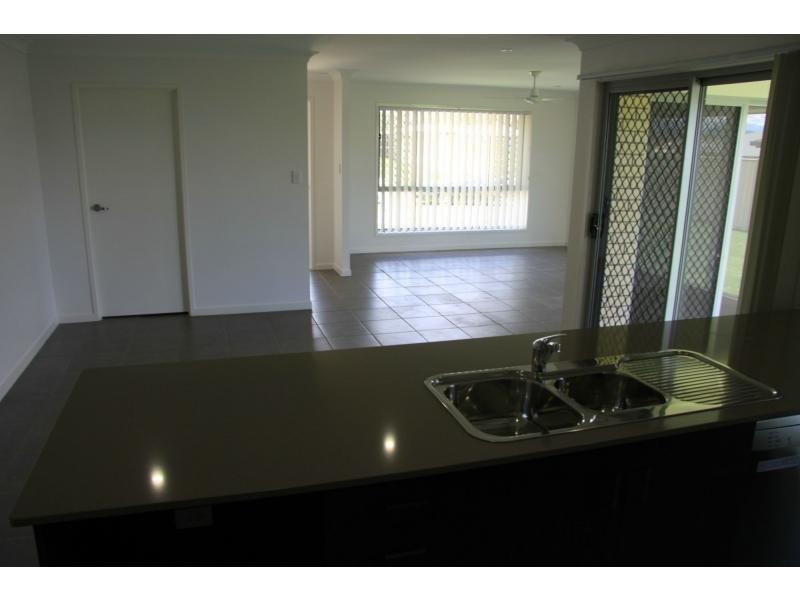 6 Premier Court, Gracemere QLD 4702