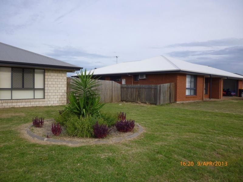 16 William Close, Gracemere QLD 4702