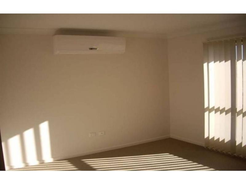 16 William Close, Gracemere QLD 4702