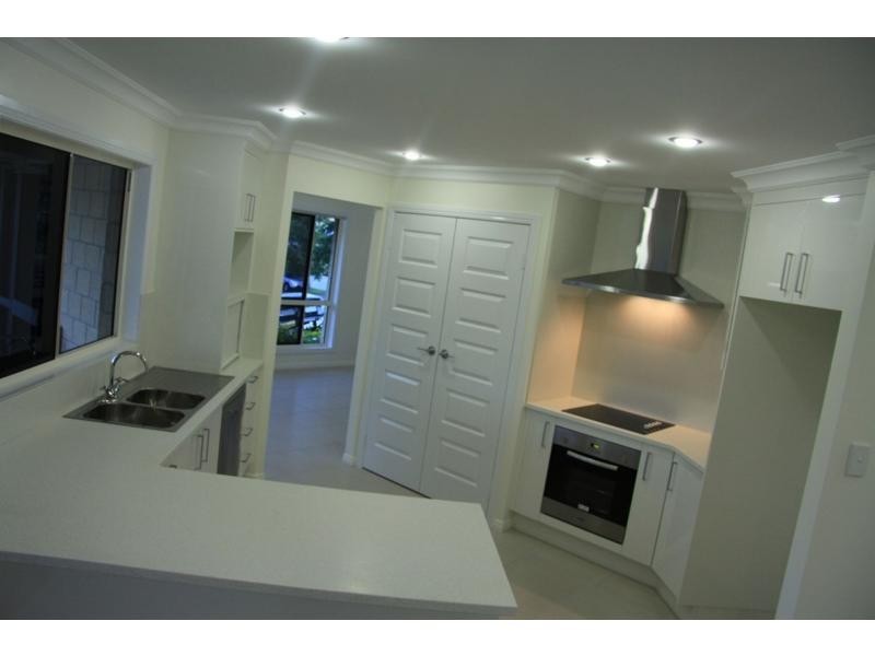 8 King Street, The Range QLD 4700