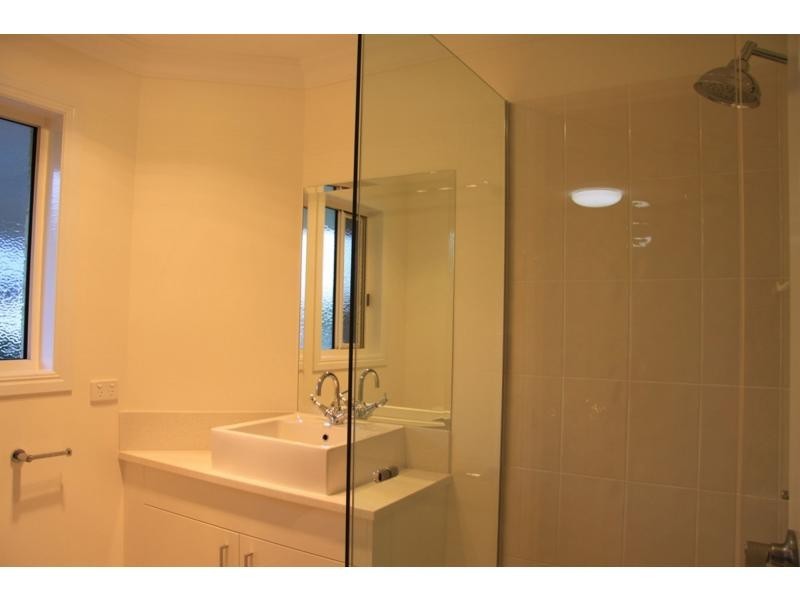 8 King Street, The Range QLD 4700