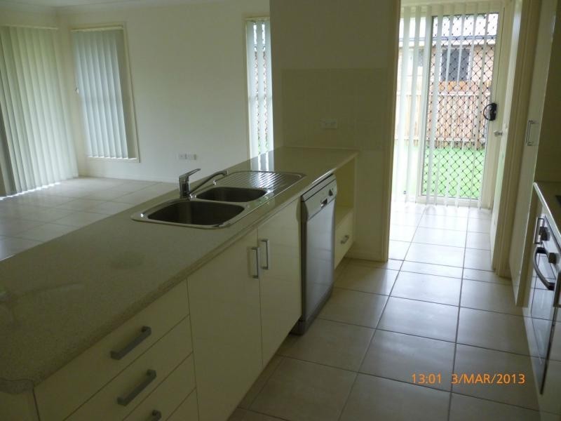 17 CHERRYFIELD Road, Gracemere QLD 4702