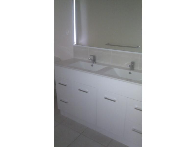 12 Jane Street, Gracemere QLD 4702