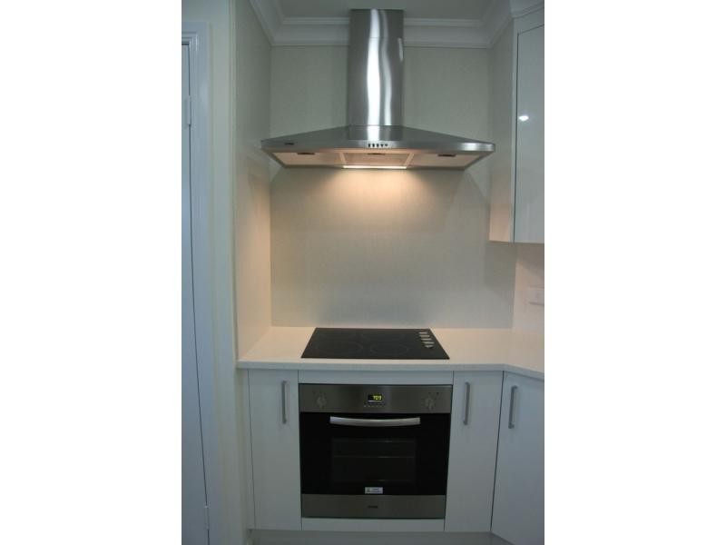 8 King Street, The Range QLD 4700