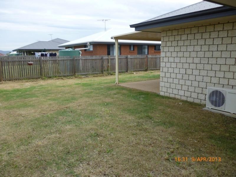 16 William Close, Gracemere QLD 4702